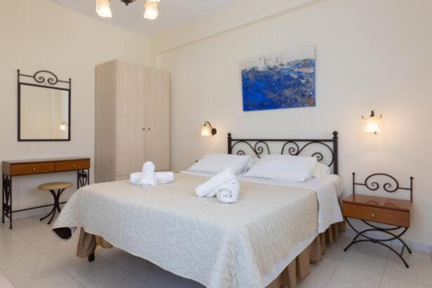 Sardis Rooms Kímolos Exteriör bild