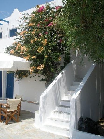Sardis Rooms Kímolos Exteriör bild