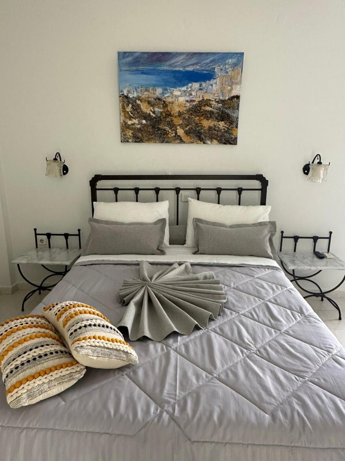 Sardis Rooms Kímolos Exteriör bild